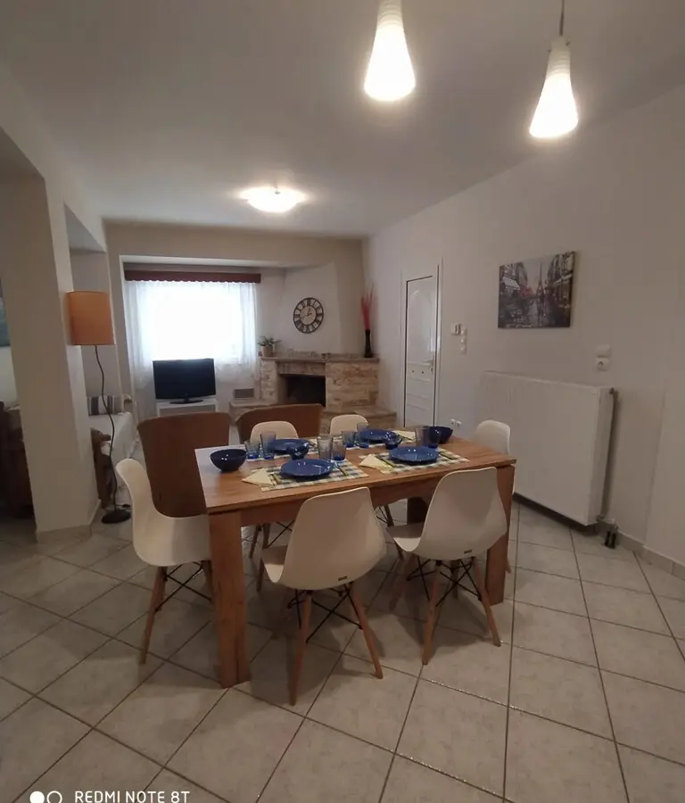 5-bedroom Detached House In Loutraki-perachora, Greece (225 M²)