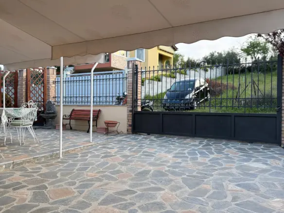 2-bedroom Maisonette In Amarinthos, Greece (145 M²)