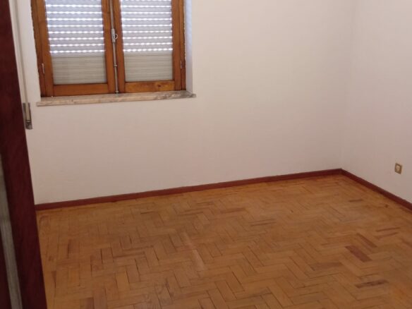 Independent House Of 100 M² With Walled Land And Ample Outdoor Space In Penela – Coimbra
