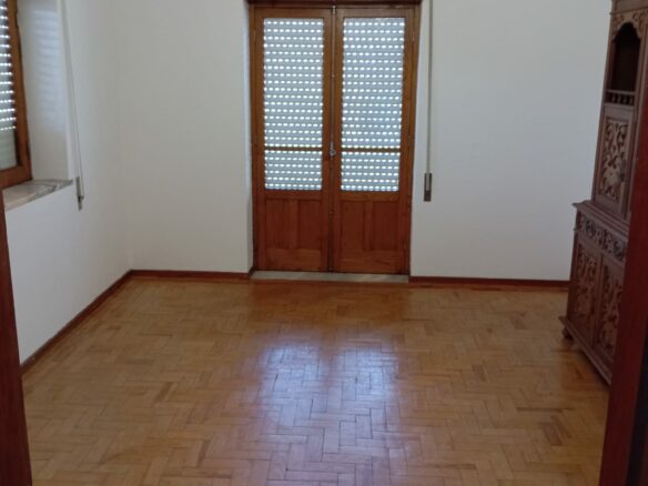 Independent House Of 100 M² With Walled Land And Ample Outdoor Space In Penela – Coimbra