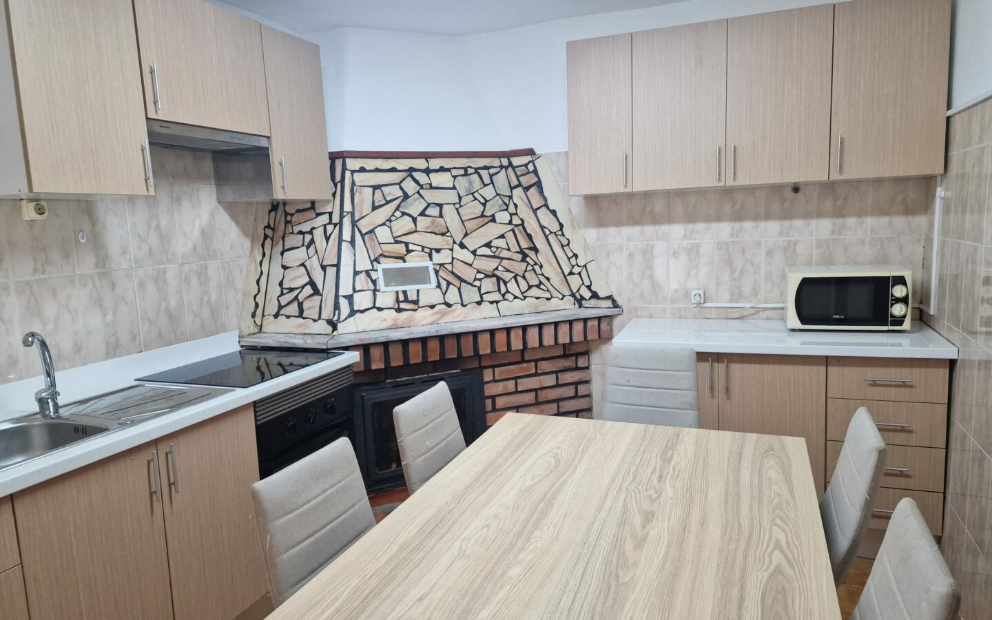 Independent House Of 100 M² With Walled Land And Ample Outdoor Space In Penela – Coimbra