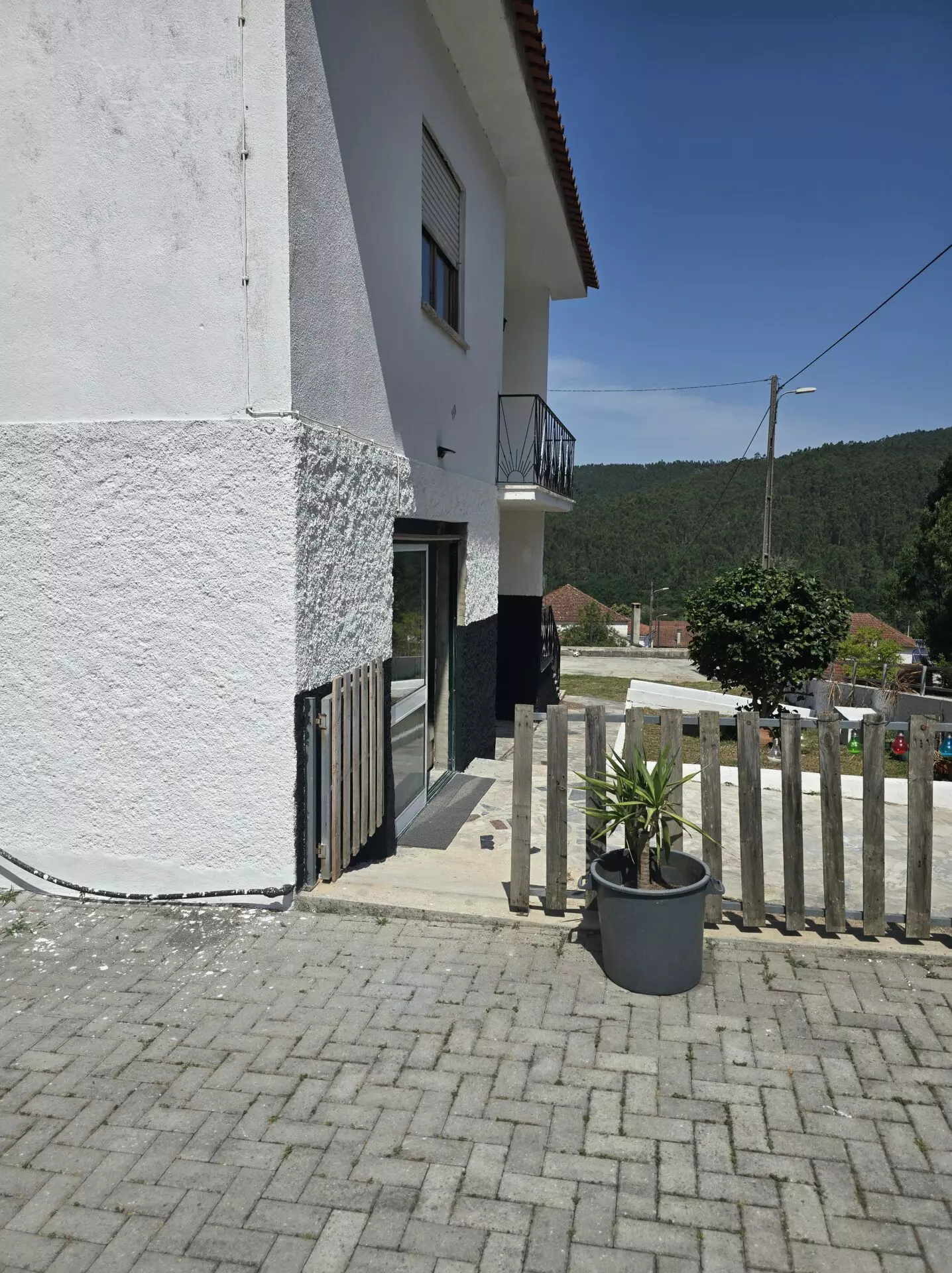 Independent House Of 100 M² With Walled Land And Ample Outdoor Space In Penela – Coimbra