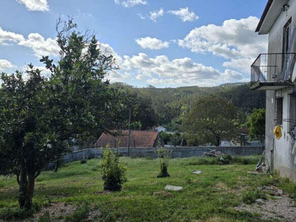Independent House Of 100 M² With Walled Land And Ample Outdoor Space In Penela – Coimbra