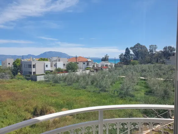 3-bedroom Detached House In Velo, Greece (216 M²)