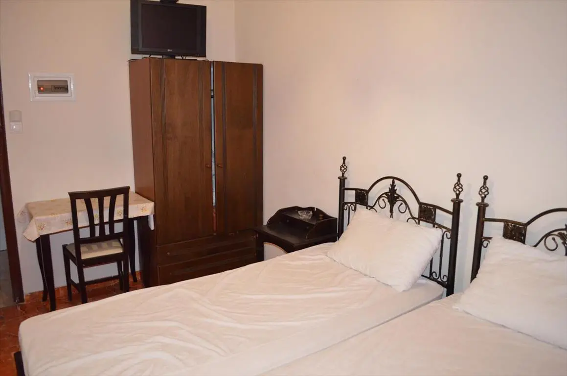 Hotel Of 630 M² With Island Features In Euboea