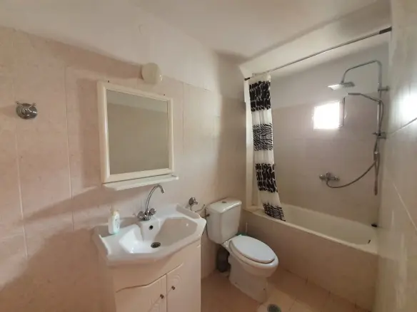 Hotel In Ierapetra, Greece (634 M²)