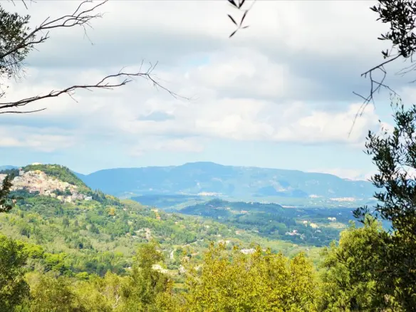Land Of 4673 M² In Corfu
