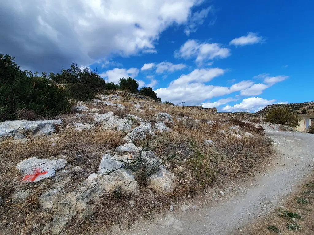 Land Of 982 M² In Crete