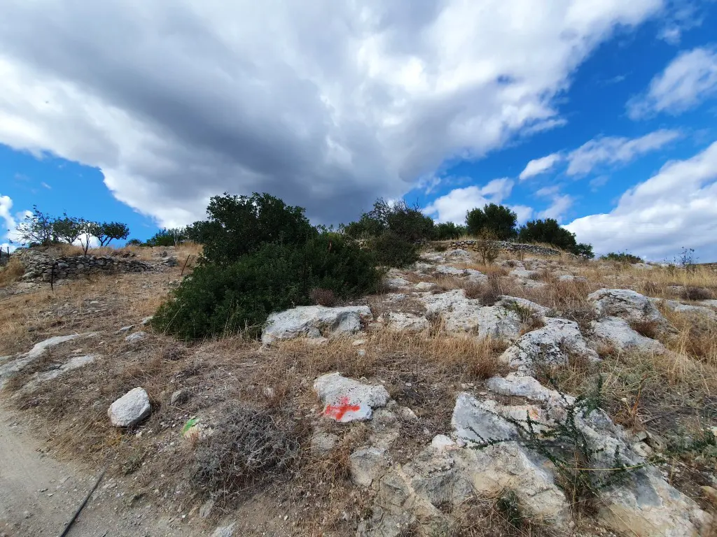 Land Of 982 M² In Crete