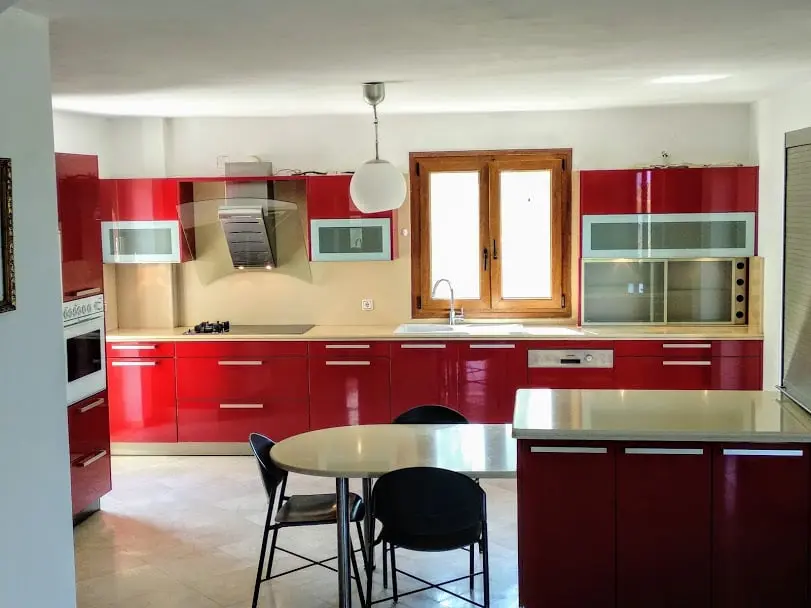 Detached House Of 304 M² On Islands