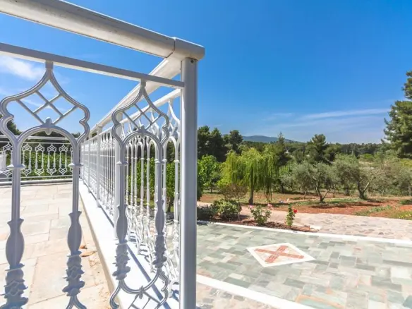 Maisonette In Lykovrisi, Greece (667 M²)