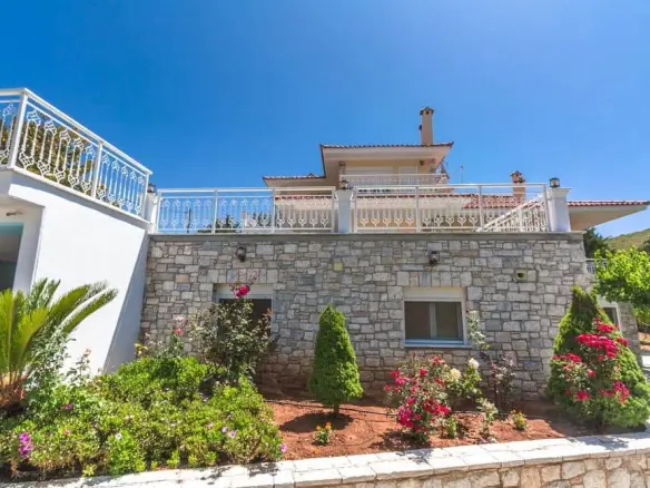 Maisonette In Lykovrisi, Greece (667 M²)