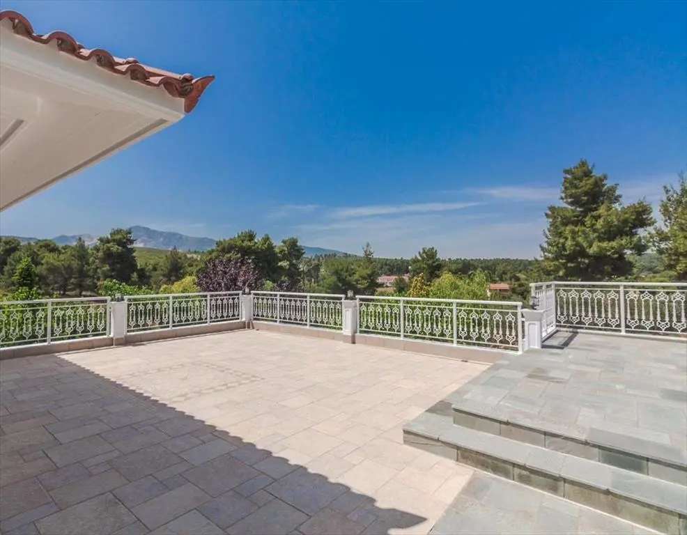 Maisonette Of 667 M² In Attica