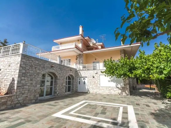 Maisonette In Lykovrisi, Greece (667 M²)