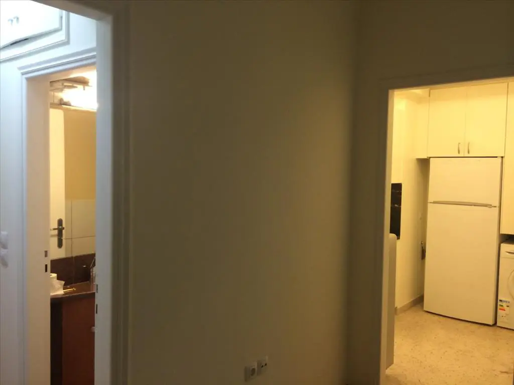 Business Of 163 M² In Athens