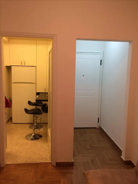 Business Of 163 M² In Athens