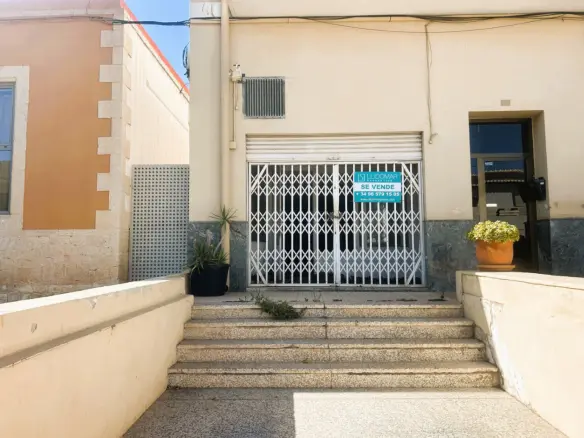 Commercial Premises Of 135 M² In Jávea, Spain