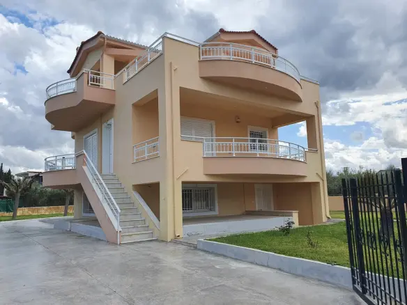 Detached House Of 216 M² In Peloponnese