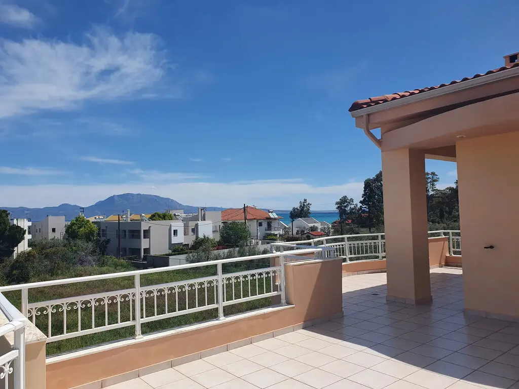 Detached House Of 216 M² In Peloponnese