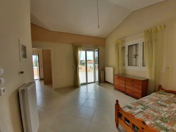3-bedroom Detached House In Velo, Greece (216 M²)