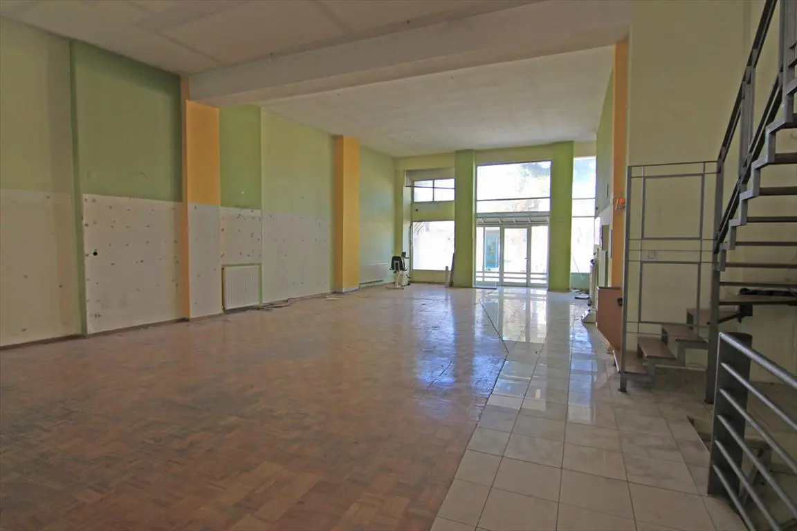Commercial Property Of 410 M² In Thessaloniki