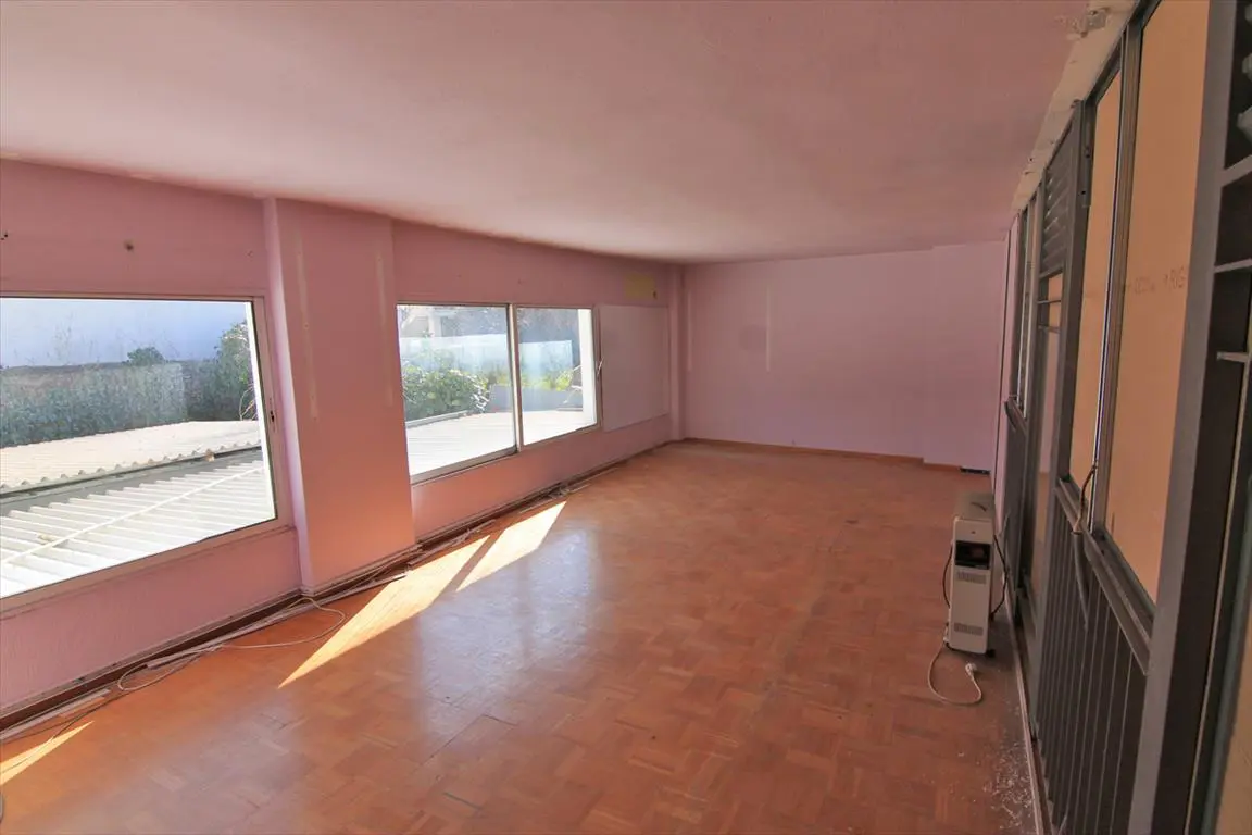 Commercial Property Of 410 M² In Thessaloniki