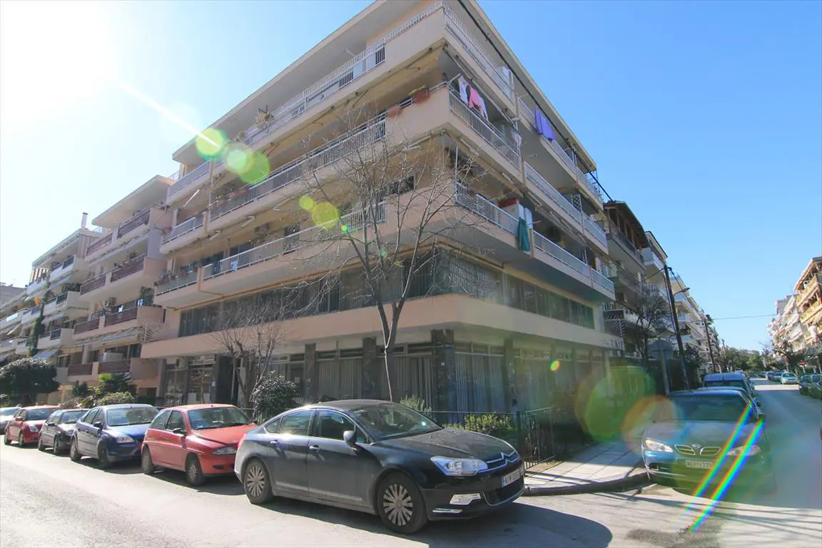 Commercial Property Of 702 M² In Thessaloniki