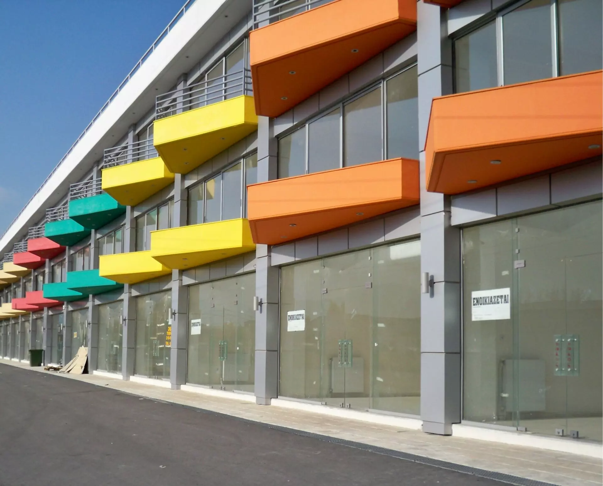 Commercial Property Of 360 M² In North Greece