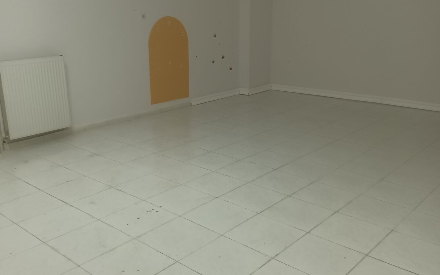 Commercial Property Of 360 M² In North Greece