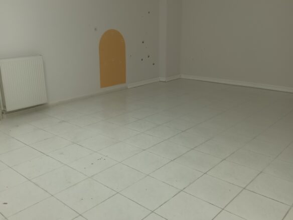Commercial Property Of 360 M² In North Greece