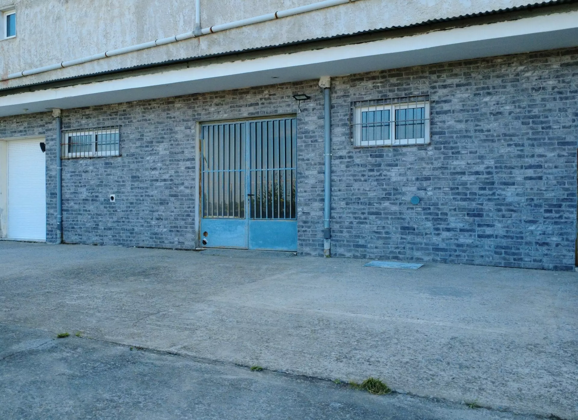 Commercial Property Of 360 M² In North Greece