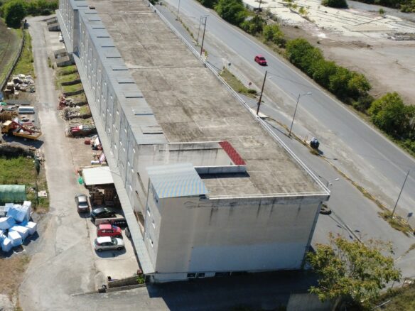 Commercial Property Of 360 M² In North Greece