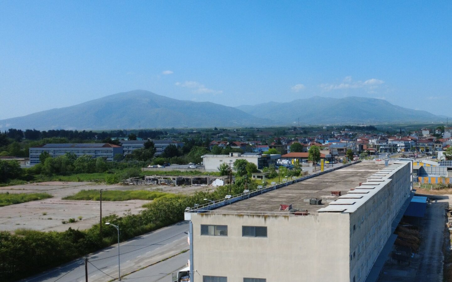 Commercial Property Of 360 M² In North Greece