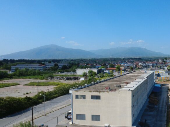 Commercial Property Of 360 M² In North Greece