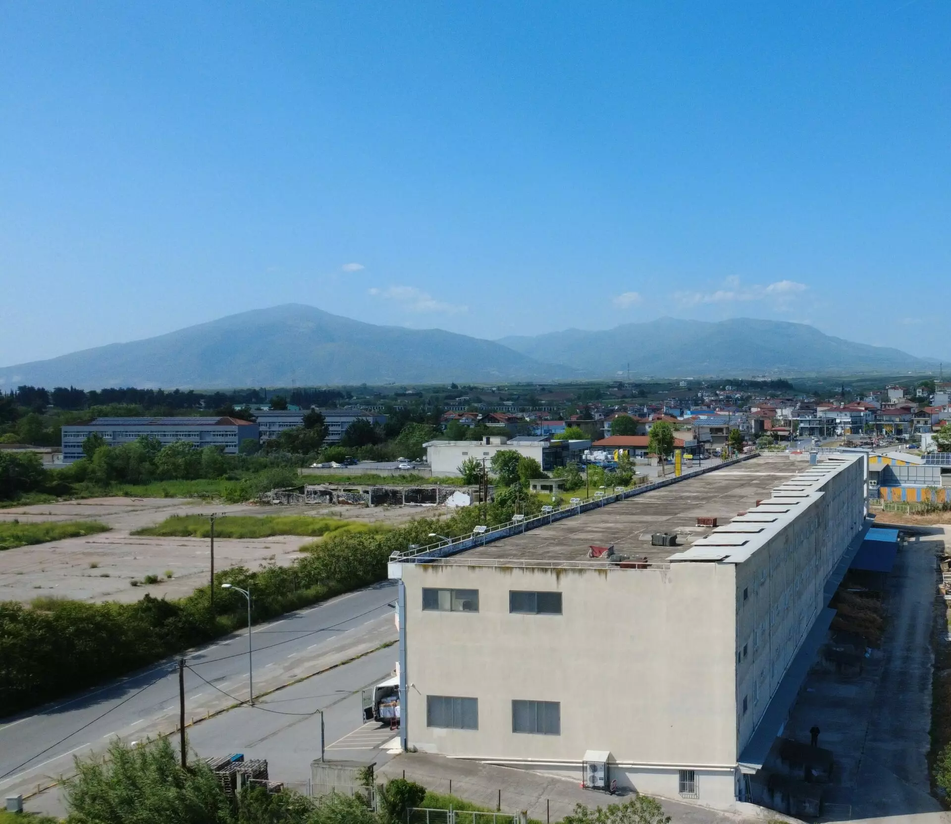Commercial Property, 360 M² In North Greece.