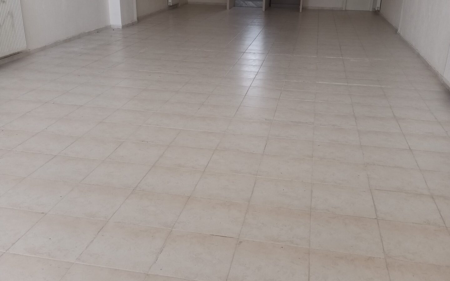 Commercial Property Of 360 M² In North Greece
