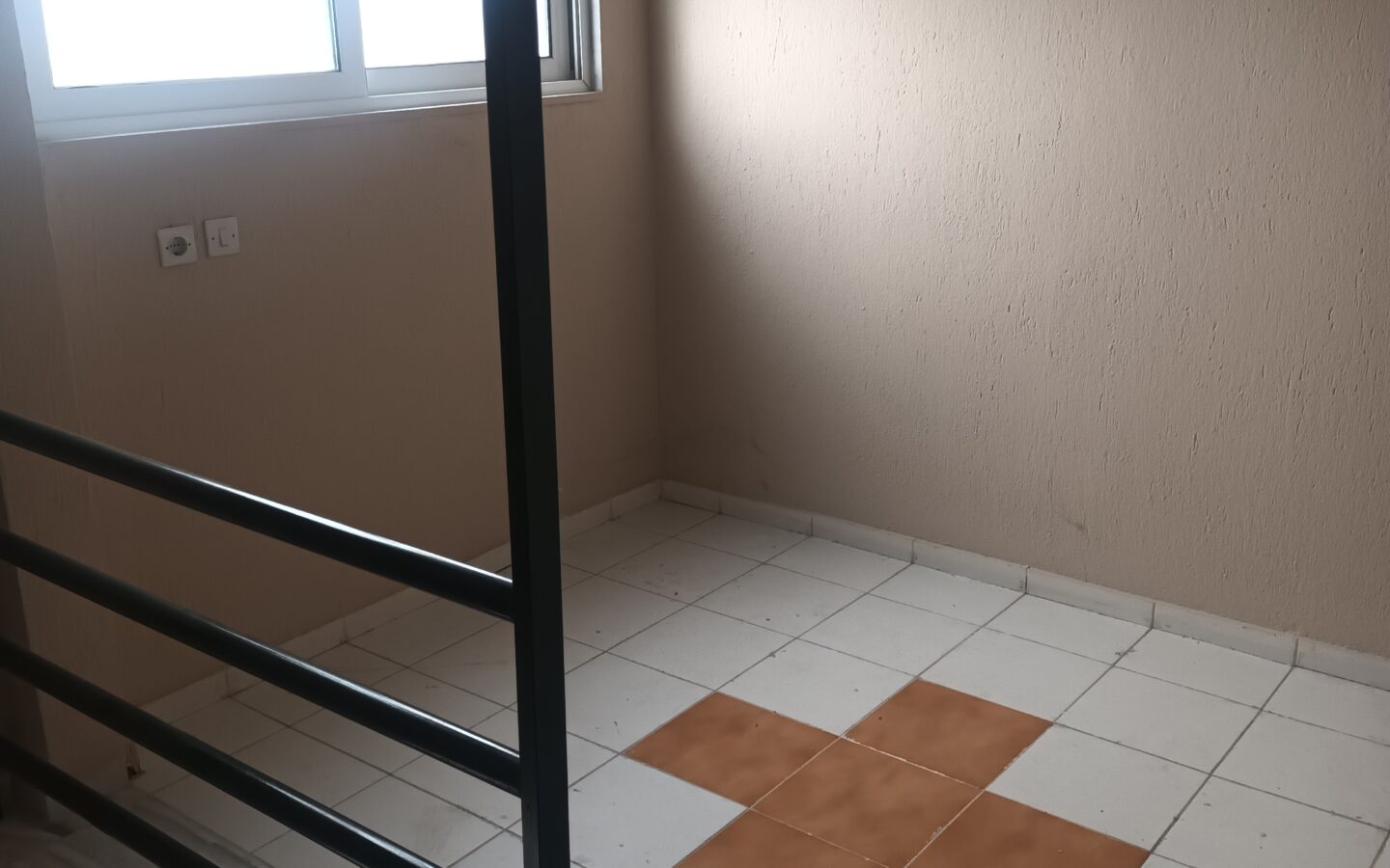 Commercial Property Of 360 M² In North Greece
