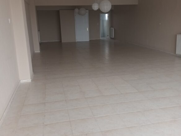 Commercial Property Of 360 M² In North Greece