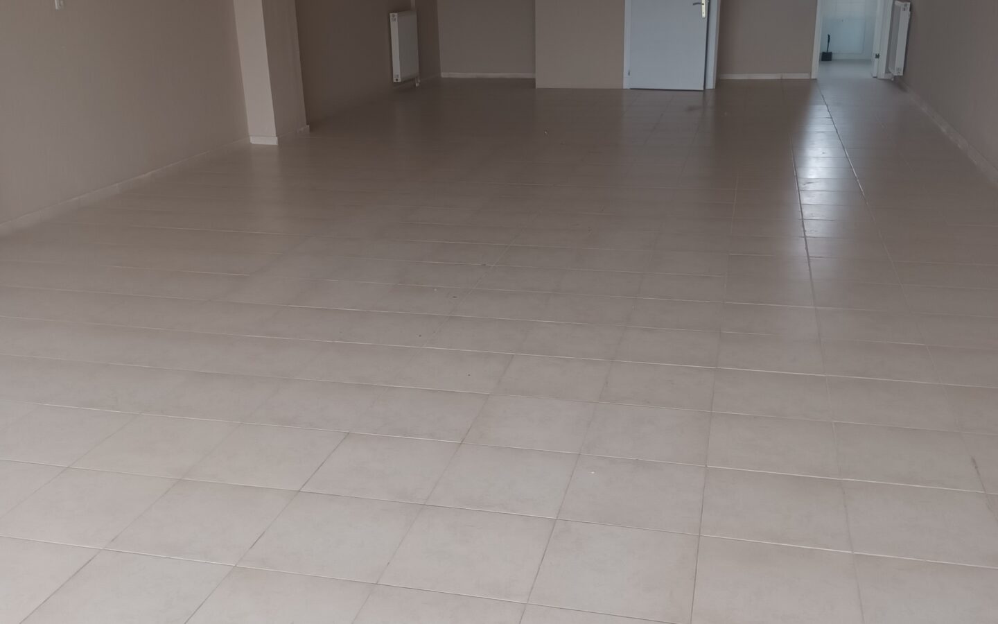Commercial Property Of 360 M² In North Greece