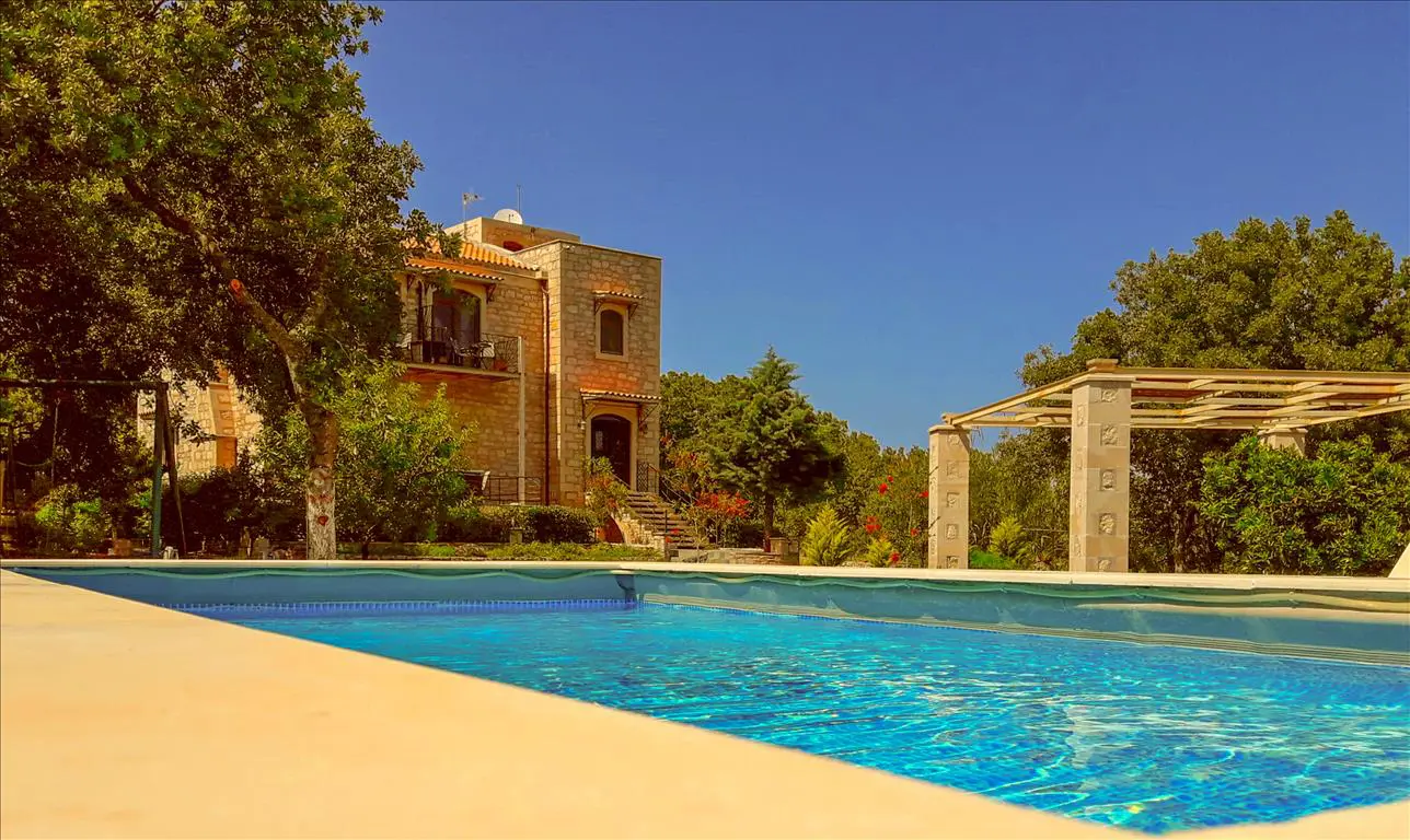 Villa Of 240 M² In Crete