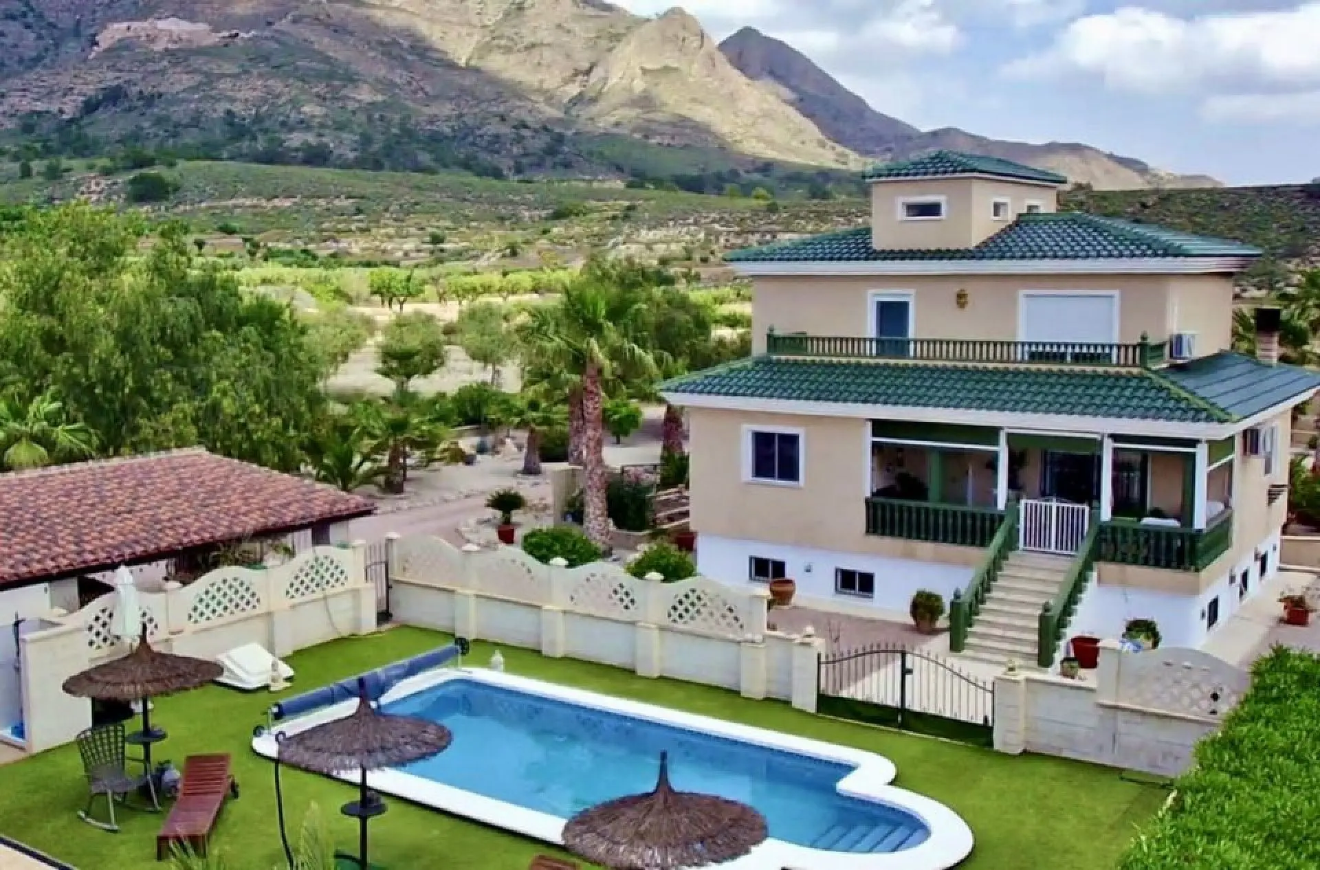 Detached Villa Of 305 M² In Macisvenda, Spain