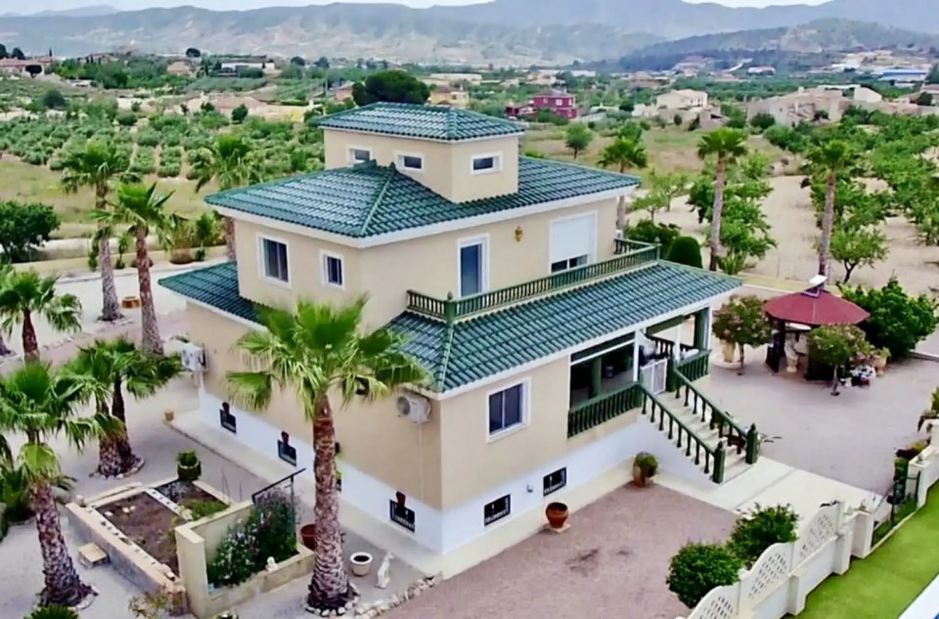 Detached Villa Of 305 M² In Macisvenda, Spain