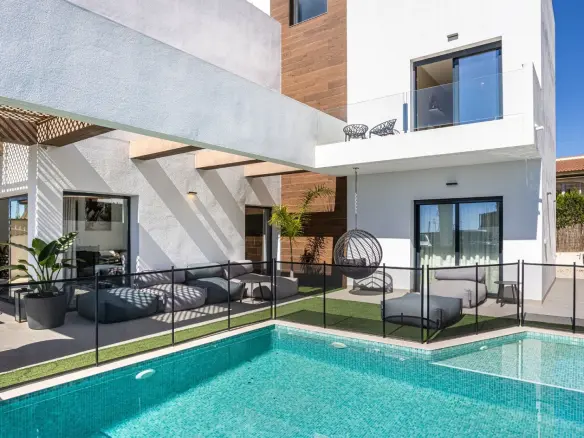 Detached Villa Of 153 M² In Ciudad Quesada