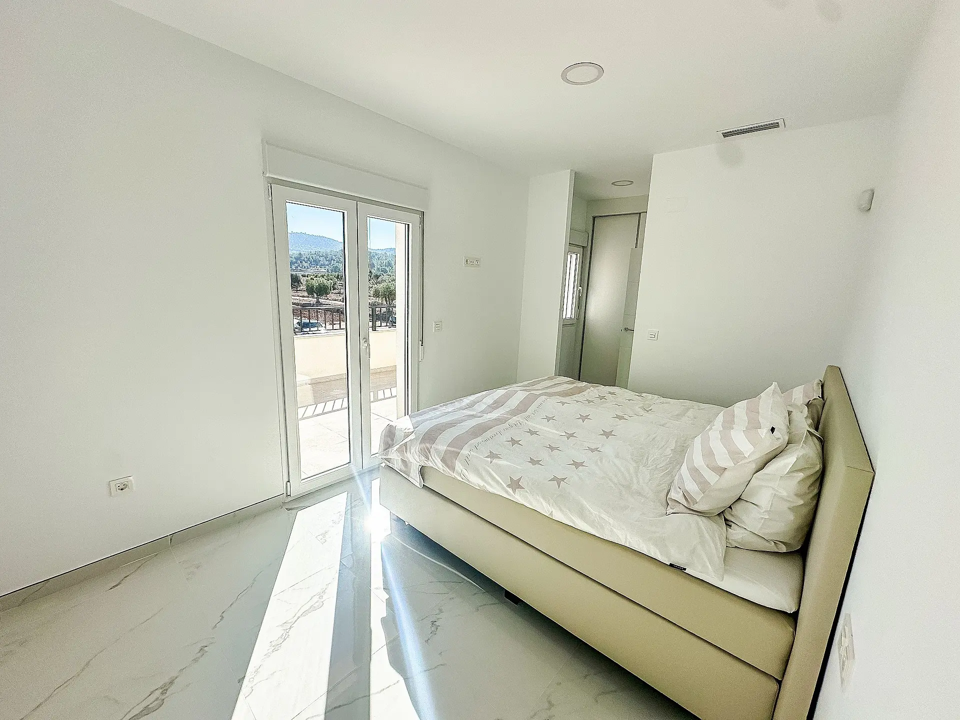 Detached Villa Of 180 M² In Sax, Spain