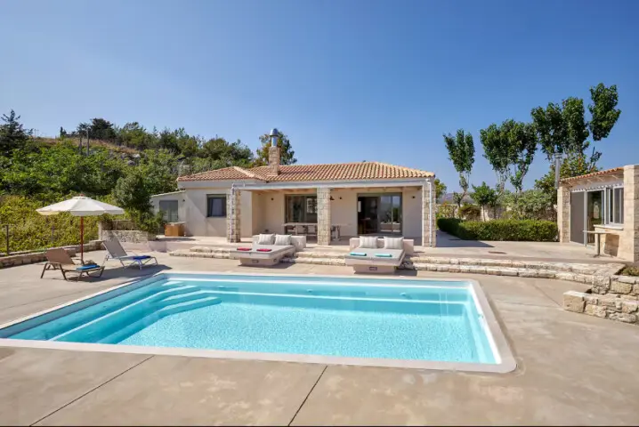 Villa Of 120 M² In Crete