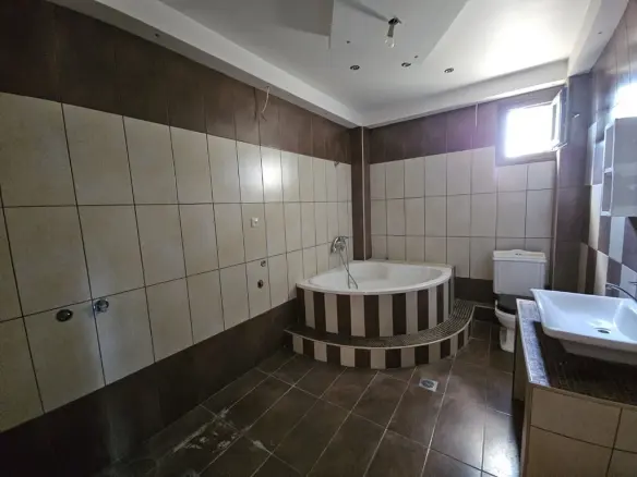3-bedroom Detached House In Kassandra, Greece (250 M²)
