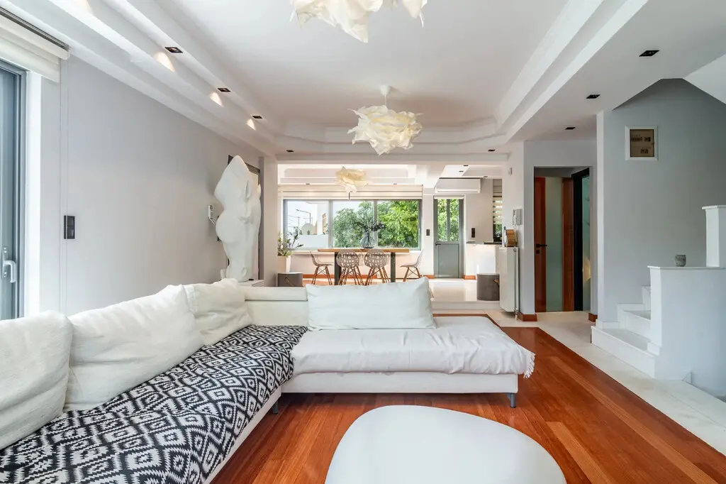 Detached House Of 270 M² In Athens