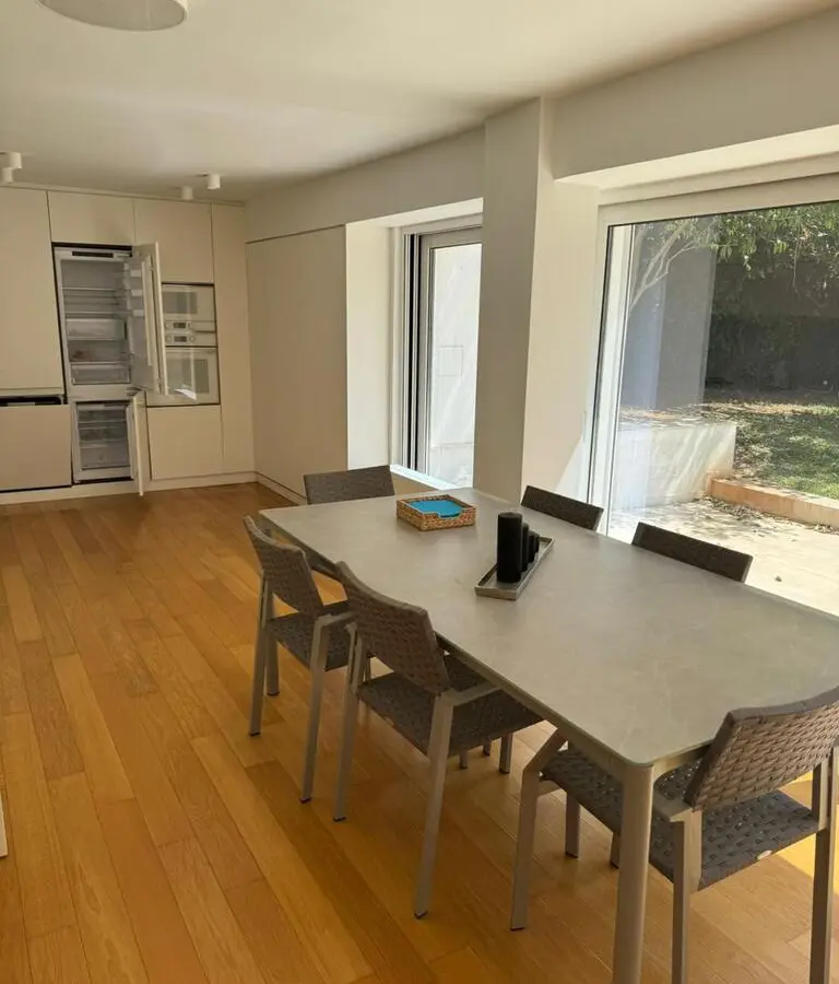 3-bedroom Maisonette In Voula, Greece (300 M²)