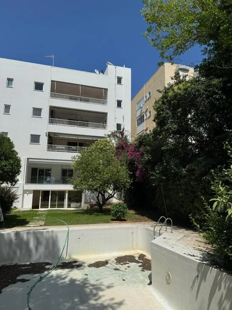 Maisonette Of 300 M² In Athens