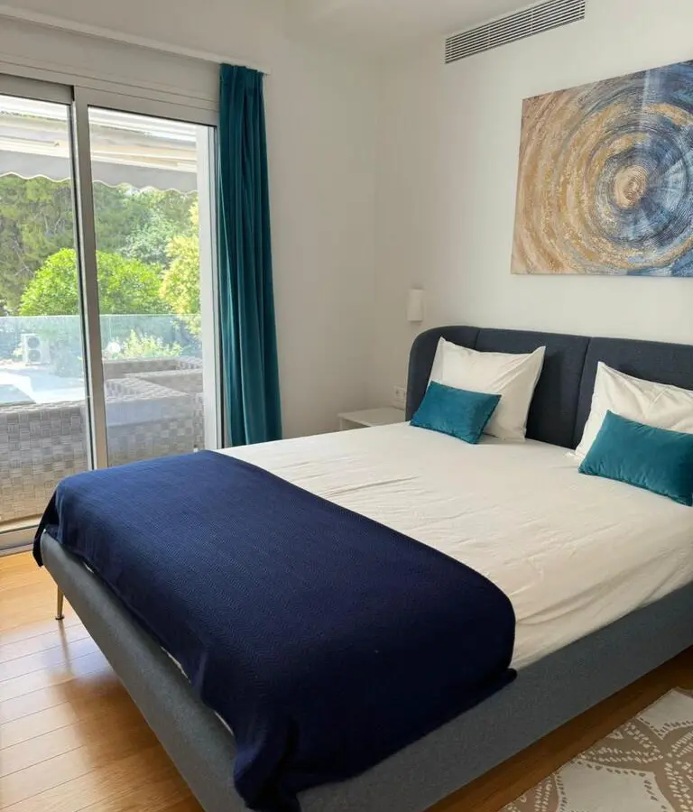 3-bedroom Maisonette In Voula, Greece (300 M²)